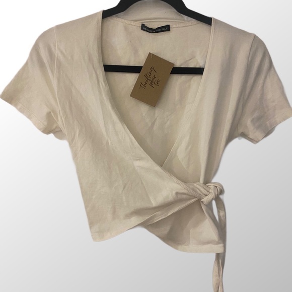 Brandy Melville Rae Wrap Short Sleeve White | Size: One Size - Picture 3 of 3